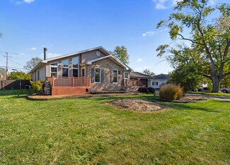 1197 N Vaughn Dr, Kankakee, IL 60901