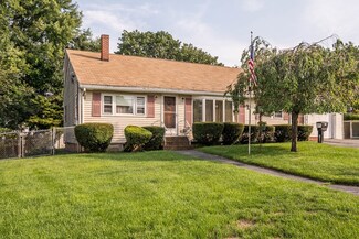 20 Rockwood Ln, Lawrence, MA 01843