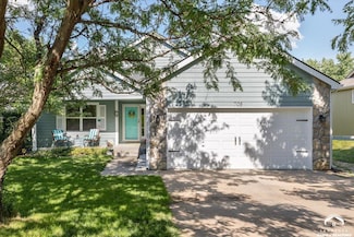 708 N Eagle Pass Dr, Lawrence, KS 66049