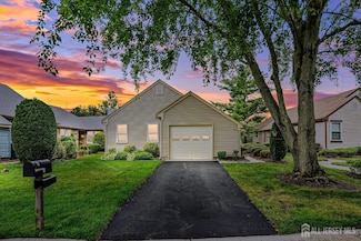 13 Andrew Jackson Ct, Monroe Township, NJ 08831