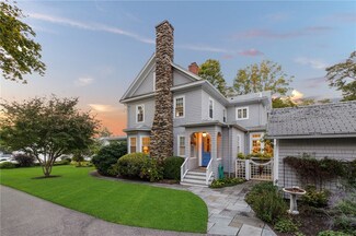 74 Caswell St, Narragansett, RI 02882