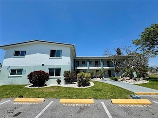 11225 1st St E, Treasure Island, FL 33706
