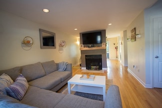 69 Leonard St Unit 6, Raynham, MA 02767