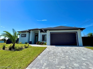 12 SE 17th Ave, Cape Coral, FL 33990