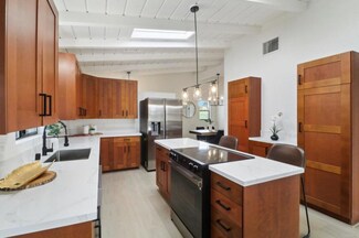 5725 Mildred St, San Diego, CA 92110