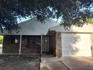 306 N Wilson St, Kaufman, TX 75142
