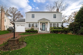 452 Westminster Rd, Rockville Centre, NY 11570