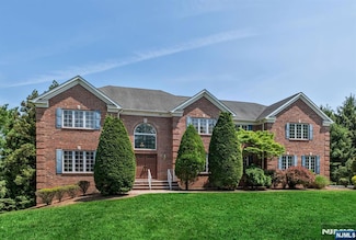 22 Pine Rd, Allendale, NJ 07401