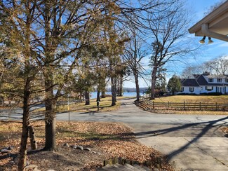 2022 Lake Rd, Wayzata, MN 55391