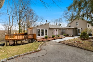65 Chestnut Ave, Park Ridge, NJ 07656