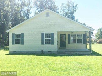13275 Main Ave, Cobb Island, MD 20625