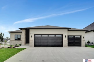 8853 Calamus River Rd, Lincoln, NE 68520