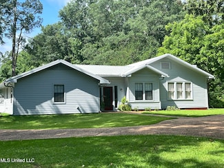 137 W Main St, Florence, MS 39073