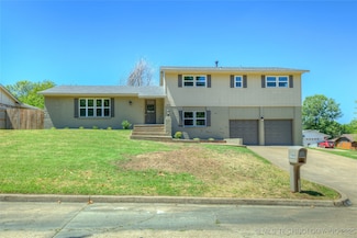 1063 Rolling Meadows Ct, Bartlesville, OK 74006