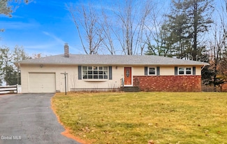 102 Edgewood Dr, Averill Park, NY 12018