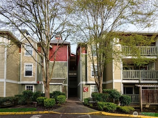 7711 NE 175th St Unit C106, Kenmore, WA 98028