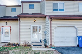 8 Bayleaf Dr, Lumberton, NJ 08048