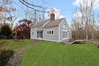 27 Oak Forest Dr, Little Compton, RI 02837