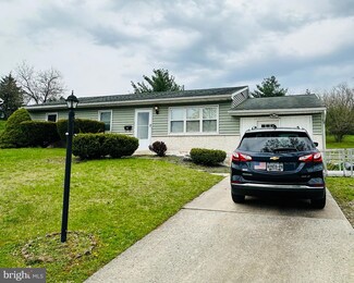 3744 Tudor Dr, Harrisburg, PA 17109
