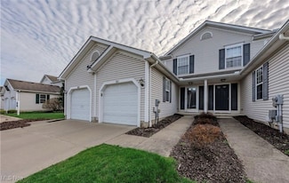 385 Angela Ln Unit 57, Avon Lake, OH 44012