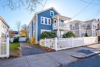 240 Kittredge St Unit 1, Roslindale, MA 02131