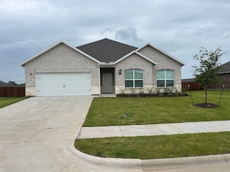 1455 Lakebrook Dr, Waxahachie, TX 75165