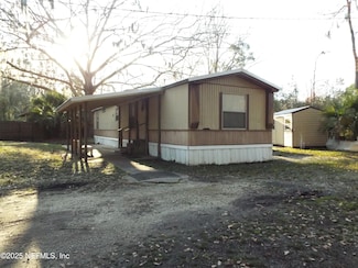 565 Starratt Rd, Jacksonville, FL 32218