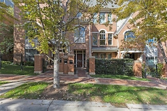 212 W 50th St, Kansas City, MO 64112