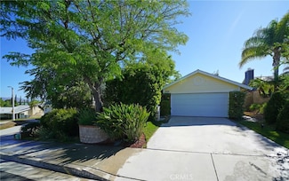 27768 Crookshank Dr, Santa Clarita, CA 91350