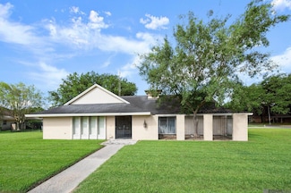 106 Crescent Place Dr, Donaldsonville, LA 70346