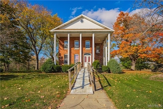 4135 Ridge Rd, Lockport, NY 14094