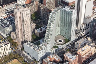 550 W 54th St Unit 2111, New York, NY 10019