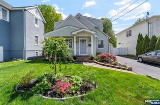35 Rucereto Ave, Dumont, NJ 07628