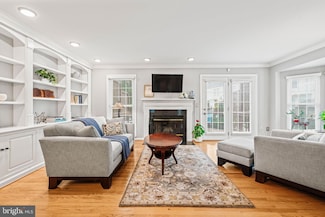 913 Rolfe Place, Alexandria, VA 22314