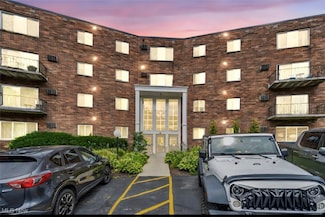 315 Solon Rd Unit 108, Chagrin Falls, OH 44022