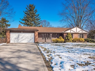 1670 Sussex Ct, Columbus, OH 43220