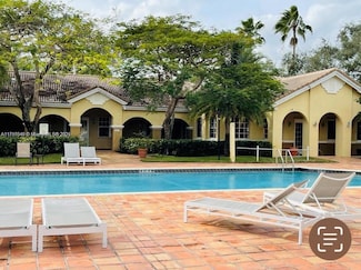 2600 S University Dr Unit 130, Davie, FL 33328