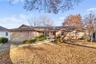 10205 Tracy Ave, Kansas City, MO 64131