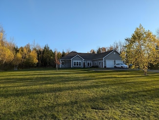 20 Drew Ln, Newport, ME 04953