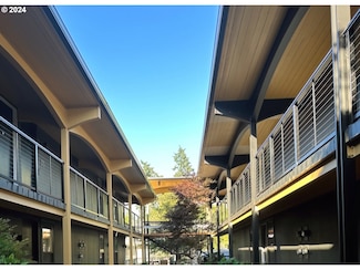 668 Mcvey Ave Unit 24, Lake Oswego, OR 97034
