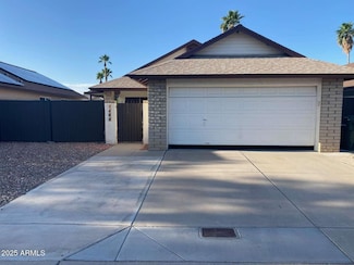 1833 E Bluefield Ave, Phoenix, AZ 85022