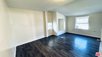 219 1/2 E 10th St, Long Beach, CA 90813
