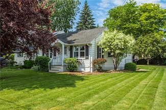 19 Rahway Rd, Rochester, NY 14606