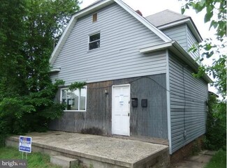 22 Elizabeth Ave, Halethorpe, MD 21227