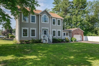 35 Colonial Dr, Salem, NH 03079