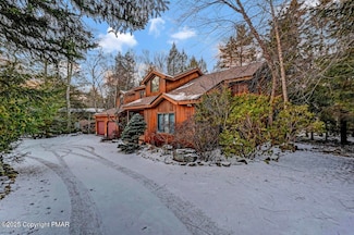 205 Tanglewood Dr, Pocono Pines, PA 18350