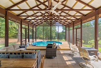 1829 Lobelville Hwy, Linden, TN 37096