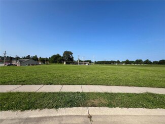 13 Redbud Ln, Perryville, MO 63775