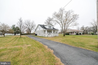 1805 Kelly Island Rd, Martinsburg, WV 25405