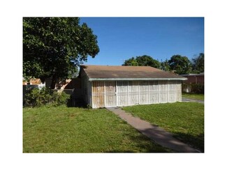 765 NW 134th St, North Miami, FL 33168